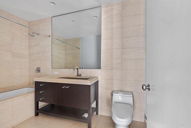 1600 Broadway Apt 20A, New York City, NY 10019