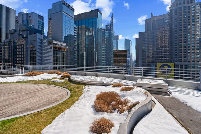 1600 Broadway Apt 20A, New York City, NY 10019