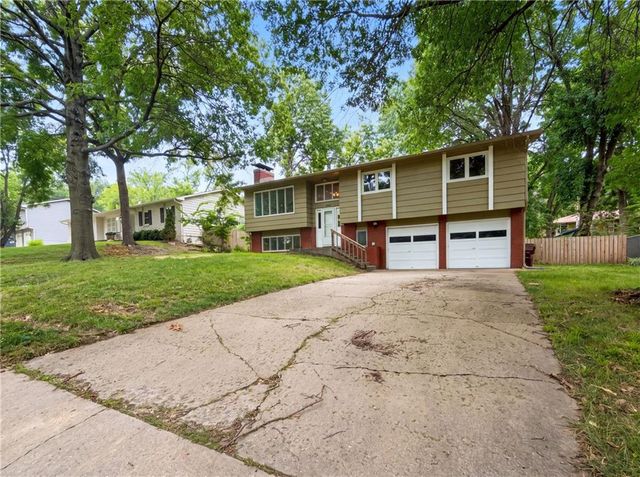 2909 Sagebrush Drive, Lawrence, KS 66047