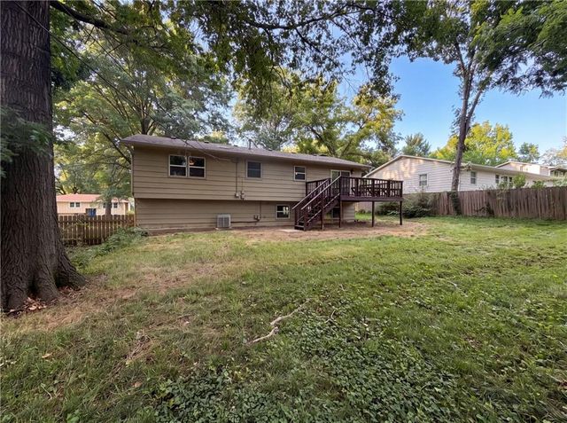 2909 Sagebrush Drive, Lawrence, KS 66047