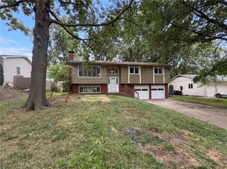 2909 Sagebrush Drive, Lawrence, KS 66047