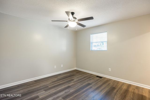 109 Astrid St, Athens, TN 37303