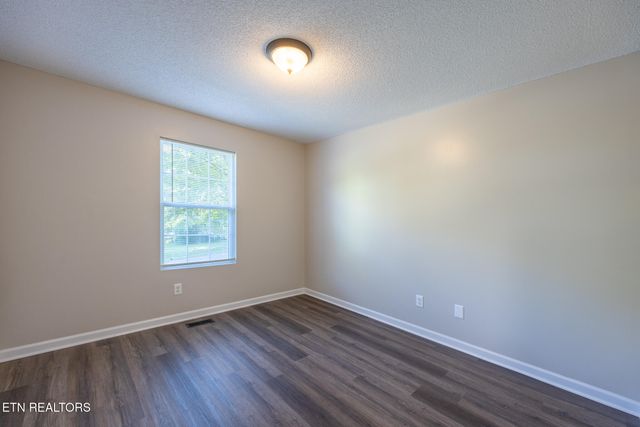 109 Astrid St, Athens, TN 37303