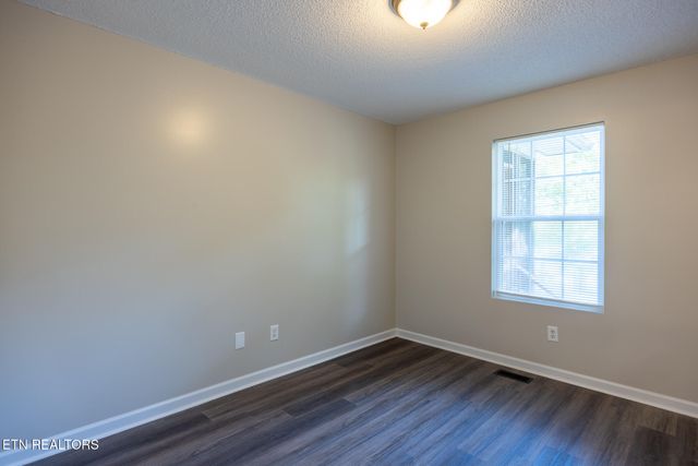 109 Astrid St, Athens, TN 37303