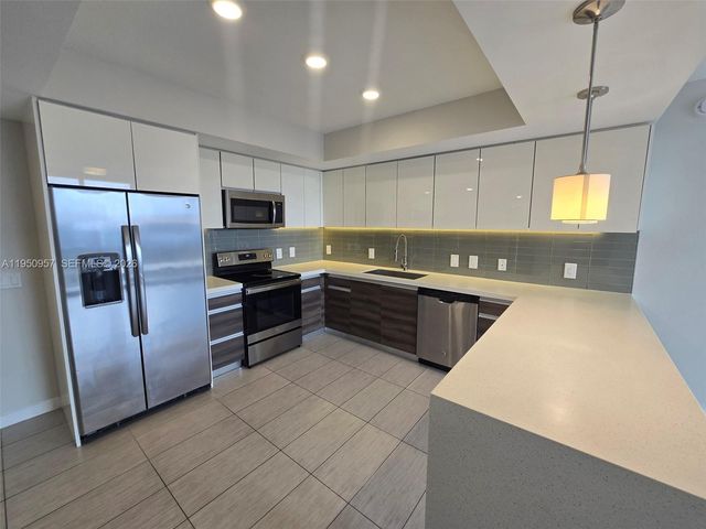 117 SW 10th Street 2209, Miami, FL 33130