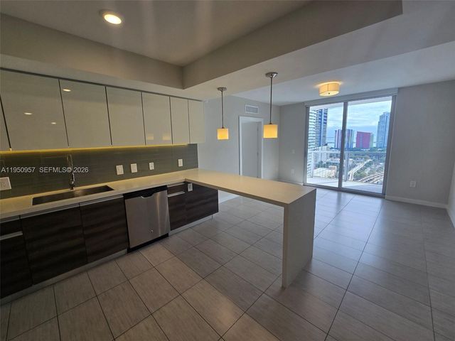 117 SW 10th Street 2209, Miami, FL 33130