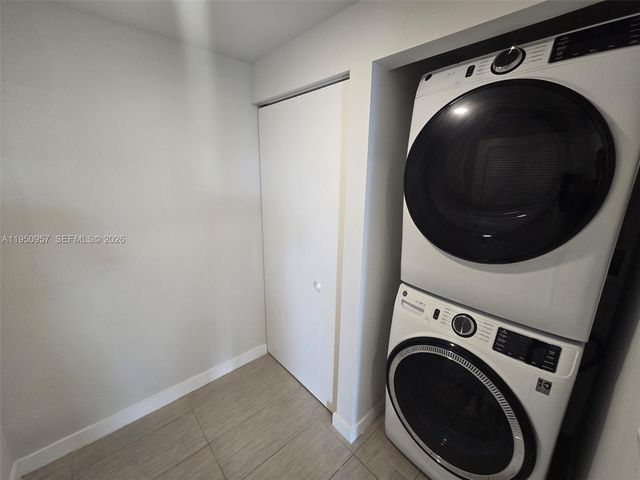 117 SW 10th Street 2209, Miami, FL 33130