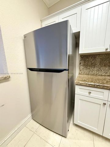 801 NE 199th St 204-10, Miami, FL 33179