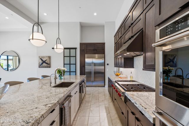 28412 N SUMMIT SPRINGS Road, Rio Verde, AZ 85263