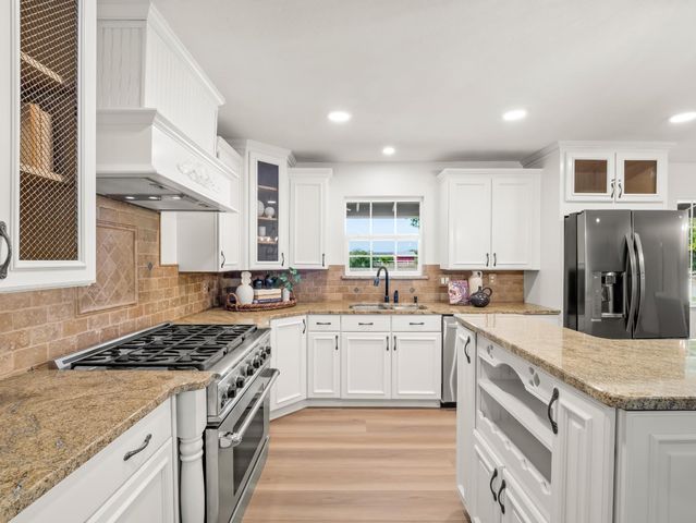 5731 E Copper Avenue, Clovis, CA 93619