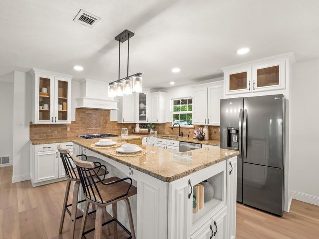 5731 E Copper Avenue, Clovis, CA 93619