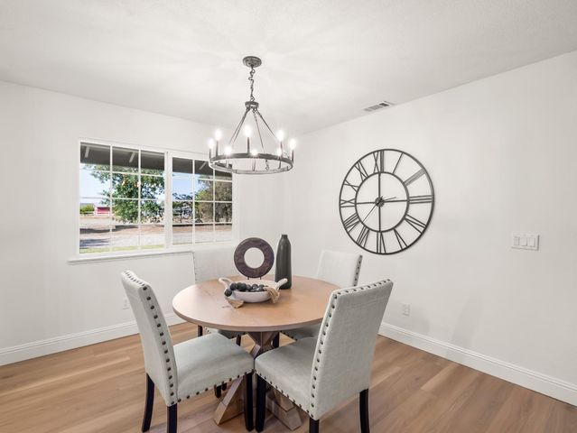 5731 E Copper Avenue, Clovis, CA 93619