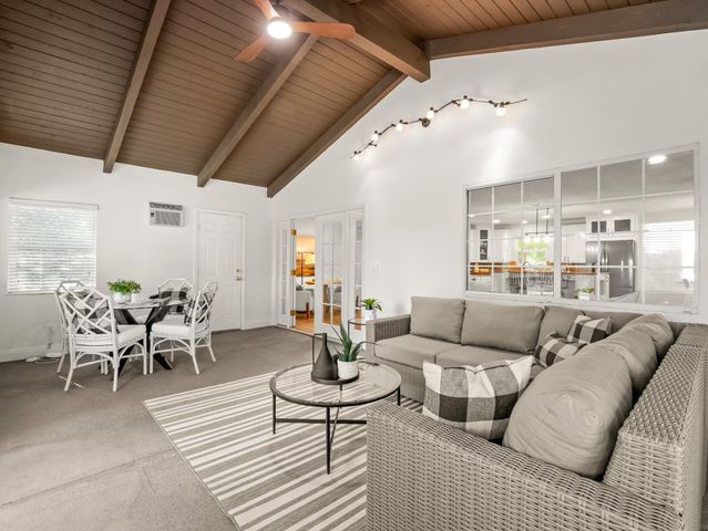 5731 E Copper Avenue, Clovis, CA 93619