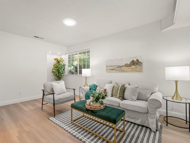 5731 E Copper Avenue, Clovis, CA 93619