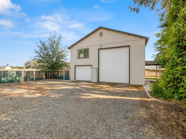 5731 E Copper Avenue, Clovis, CA 93619