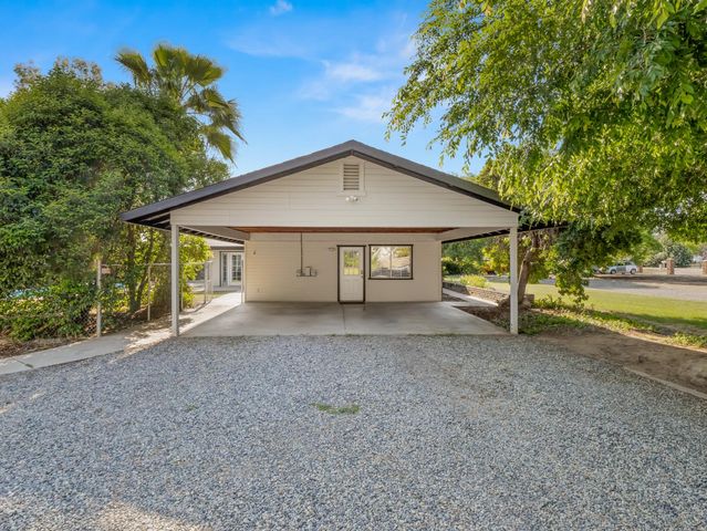 5731 E Copper Avenue, Clovis, CA 93619