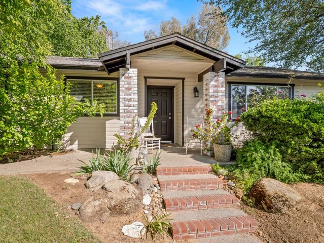 5731 E Copper Avenue, Clovis, CA 93619
