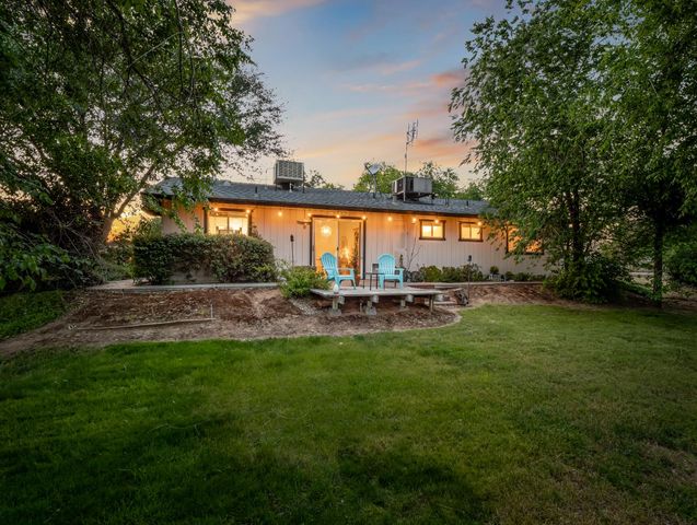5731 E Copper Avenue, Clovis, CA 93619