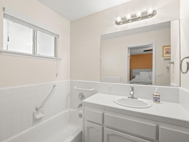 5731 E Copper Avenue, Clovis, CA 93619