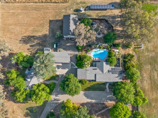5731 E Copper Avenue, Clovis, CA 93619