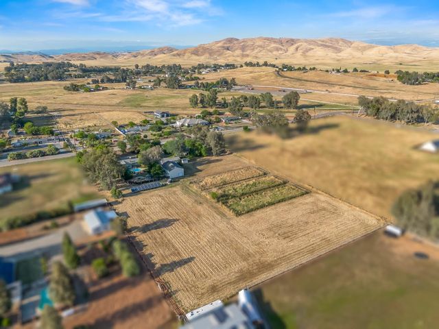 5731 E Copper Avenue, Clovis, CA 93619
