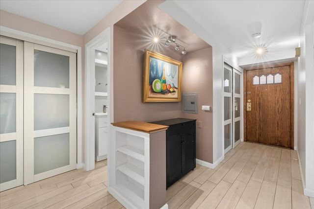 5332 W Windsor Avenue 3E, Chicago, IL 60630