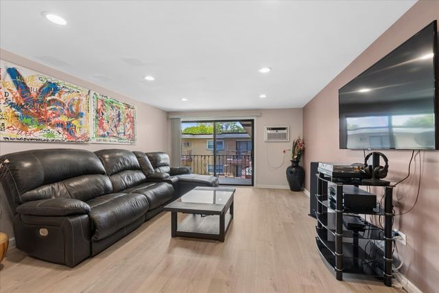 5332 W Windsor Avenue 3E, Chicago, IL 60630