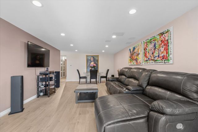 5332 W Windsor Avenue 3E, Chicago, IL 60630