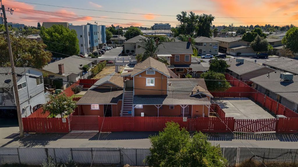 209 N C Street, Madera, CA 93638