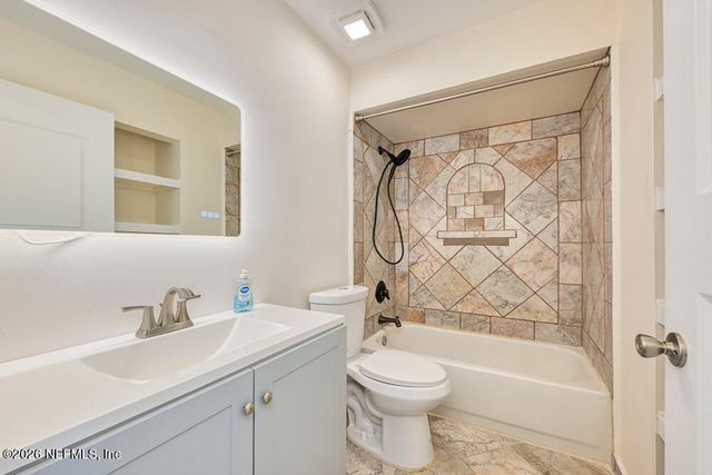 7728 LYNCHBURG Court W, Jacksonville, FL 32277