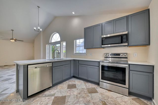 7728 LYNCHBURG Court W, Jacksonville, FL 32277