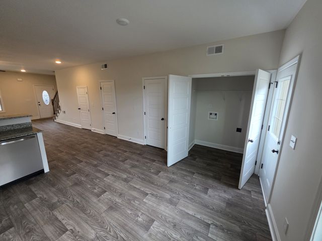 550 Peachers Mill Rd E6, Clarksville, TN 37042