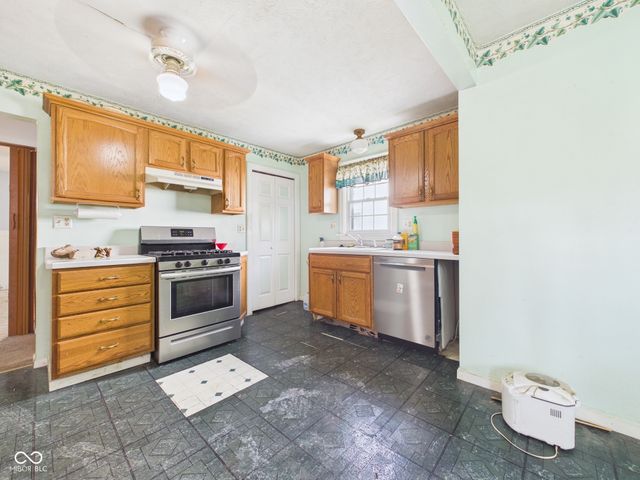 2230 W 8th Street, Anderson, IN 46016