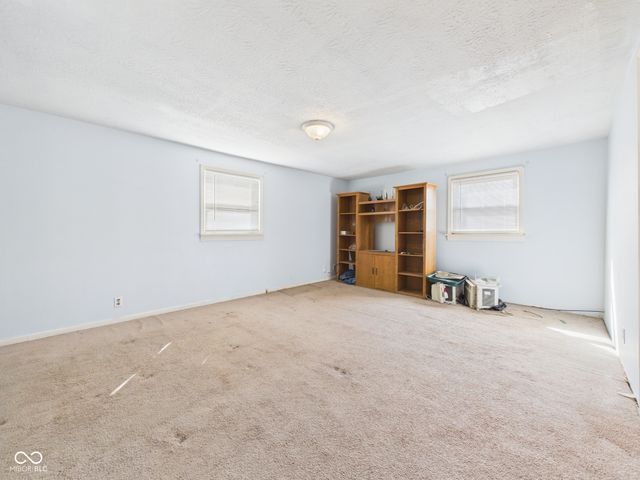 2230 W 8th Street, Anderson, IN 46016