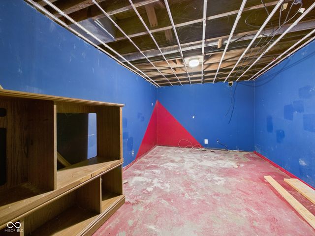 2230 W 8th Street, Anderson, IN 46016