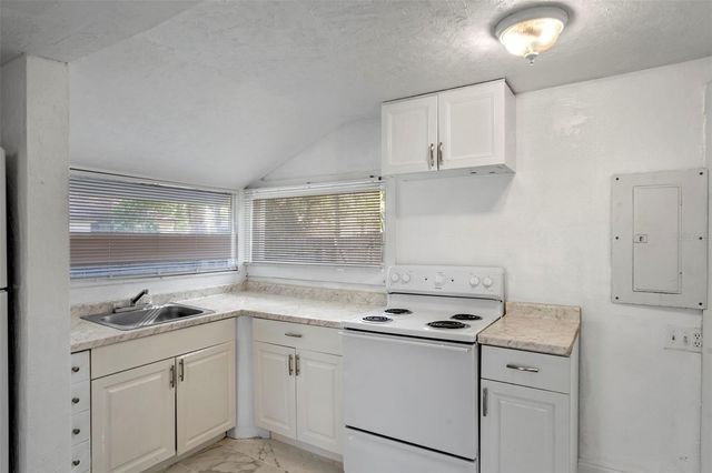 322 S MAPLE AVENUE, Sanford, FL 32771