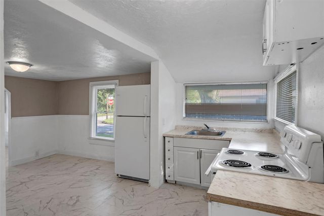 322 S MAPLE AVENUE, Sanford, FL 32771