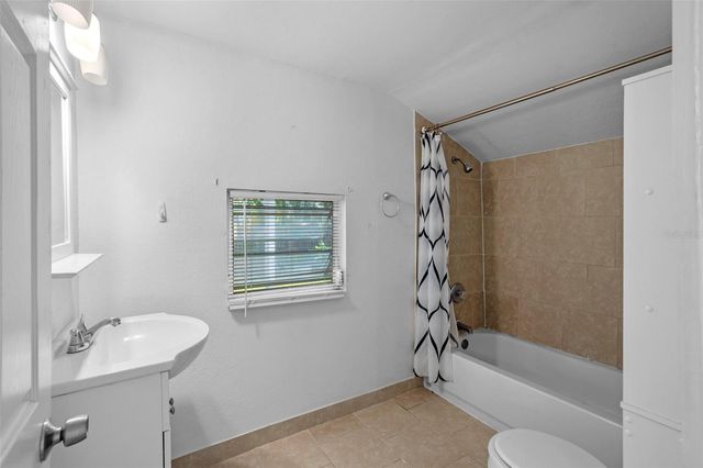 322 S MAPLE AVENUE, Sanford, FL 32771