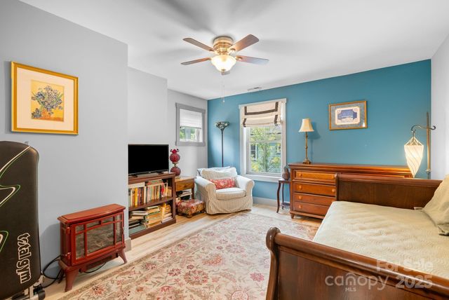 37 Bryant Street, Asheville, NC 28806