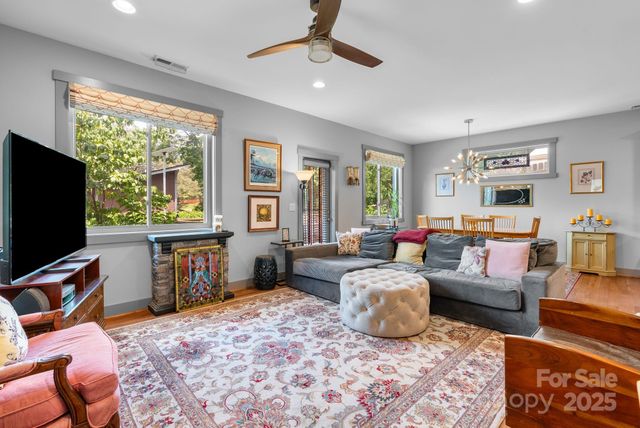 37 Bryant Street, Asheville, NC 28806