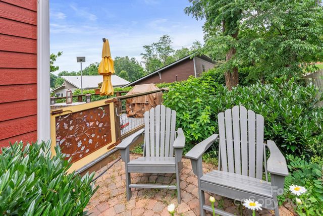 37 Bryant Street, Asheville, NC 28806