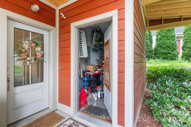 37 Bryant Street, Asheville, NC 28806