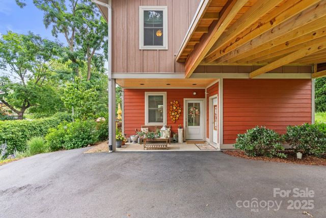37 Bryant Street, Asheville, NC 28806