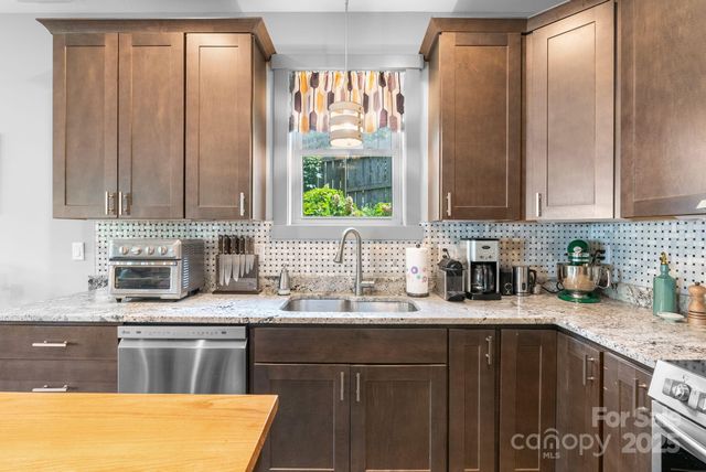 37 Bryant Street, Asheville, NC 28806