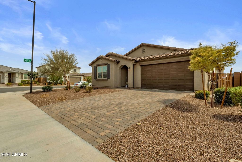 19543 W Edgemont Avenue, Buckeye, AZ 85396 — photo 3