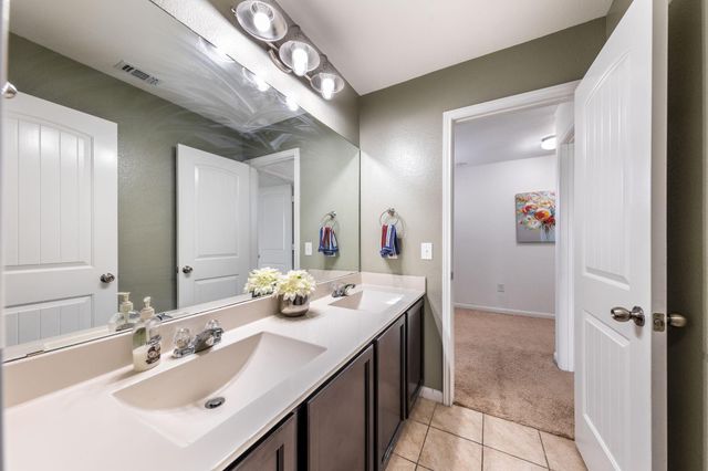 925 Woodduck TRL, Leander, TX 78641