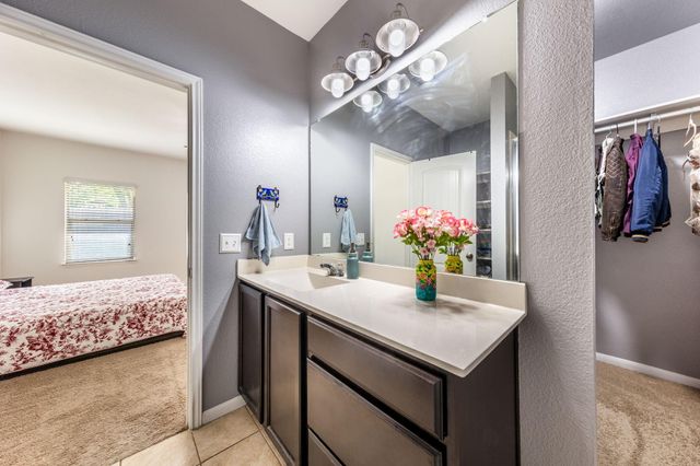 925 Woodduck TRL, Leander, TX 78641