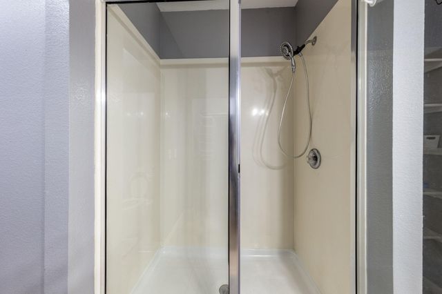 925 Woodduck TRL, Leander, TX 78641