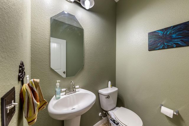 925 Woodduck TRL, Leander, TX 78641