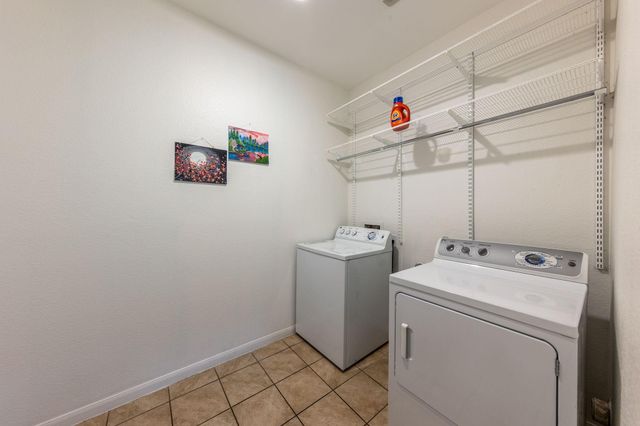 925 Woodduck TRL, Leander, TX 78641